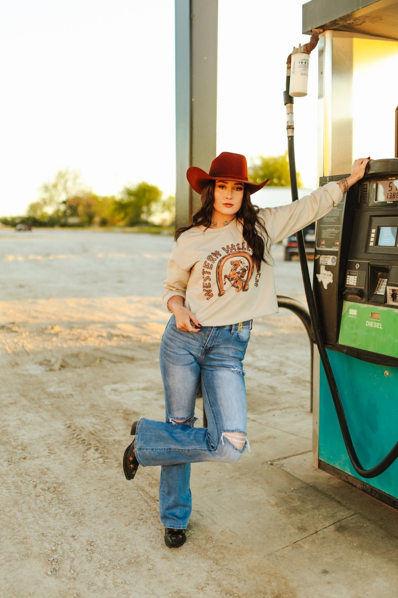 Western Valley Ranch Raw Hem Graphic Sweatshirt